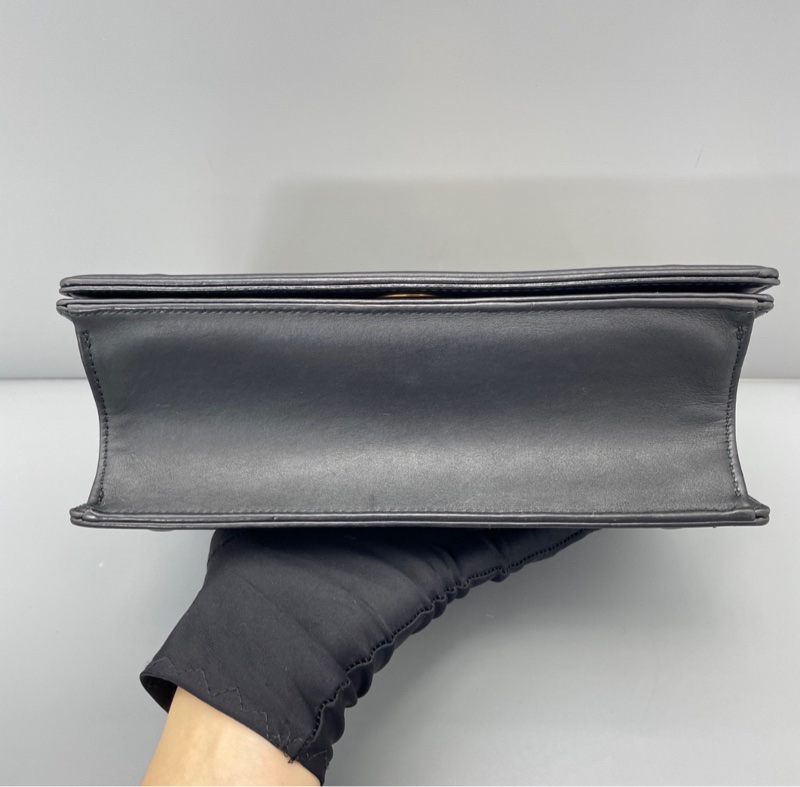 【什麼❗️兩萬多的包現在只要幾千😱】Dior鉚釘盾牌包中號黑色 盾牌包｜黑金鈕釘-5