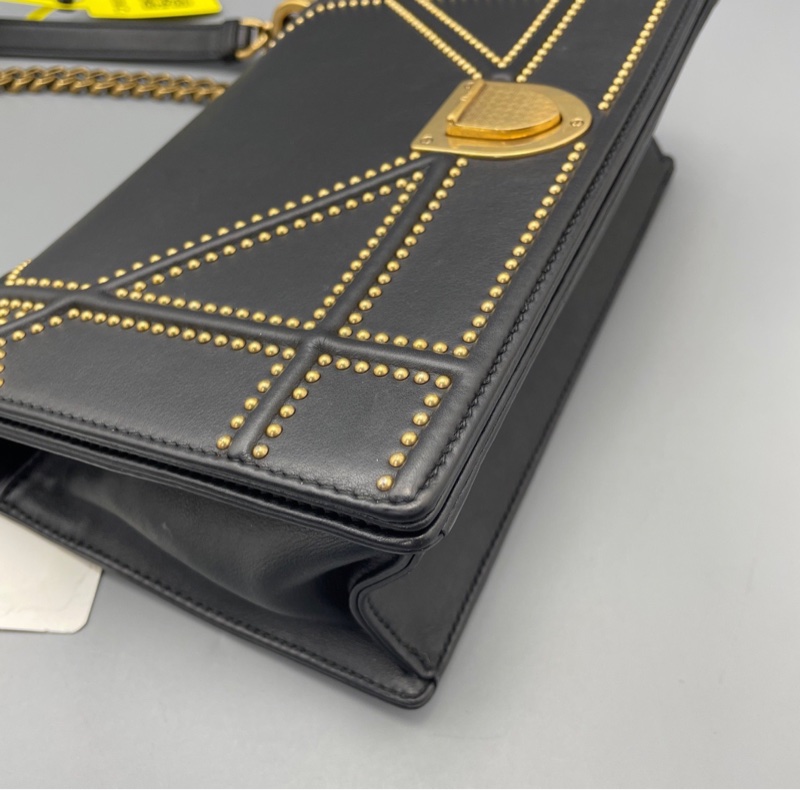 【什麼❗️兩萬多的包現在只要幾千😱】Dior鉚釘盾牌包中號黑色 盾牌包｜黑金鈕釘-7