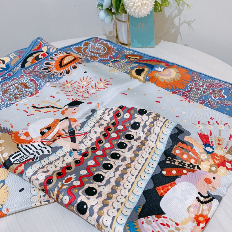 TK2037	Hermes Costume De Fete Scarf 90 x 90cm Silk Mauve x Gris Perle x Bois-2