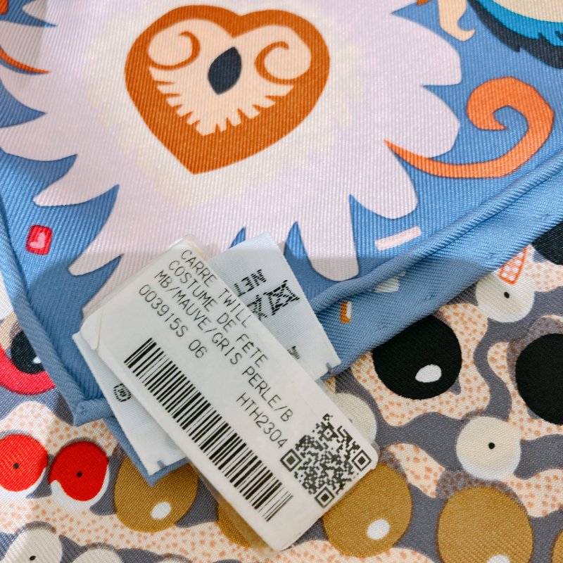 TK2037	Hermes Costume De Fete Scarf 90 x 90cm Silk Mauve x Gris Perle x Bois-4