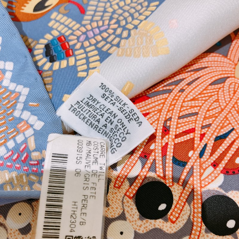 TK2037	Hermes Costume De Fete Scarf 90 x 90cm Silk Mauve x Gris Perle x Bois-7