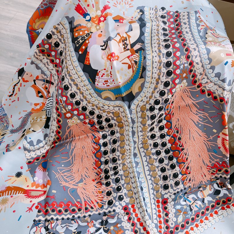 TK2037	Hermes Costume De Fete Scarf 90 x 90cm Silk Mauve x Gris Perle x Bois-8