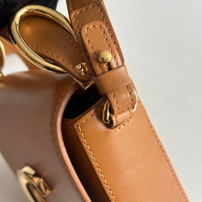 98新🆕 Chloé 克羅伊 C Bag Mini 焦糖棕-13