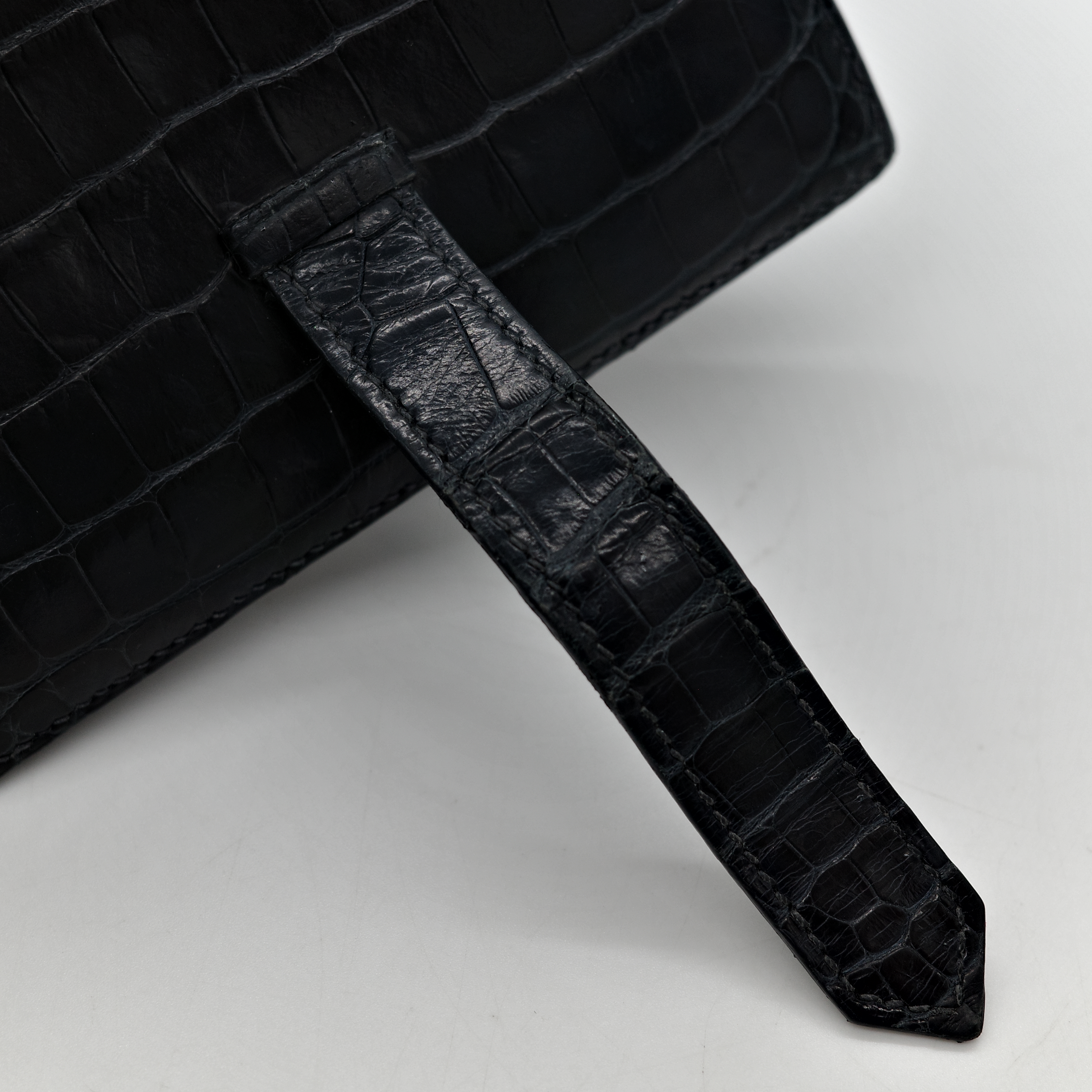Hermès 愛馬仕 黑色 方塊 霧面鱷魚 金釦 短夾 錢包 U 刻-2