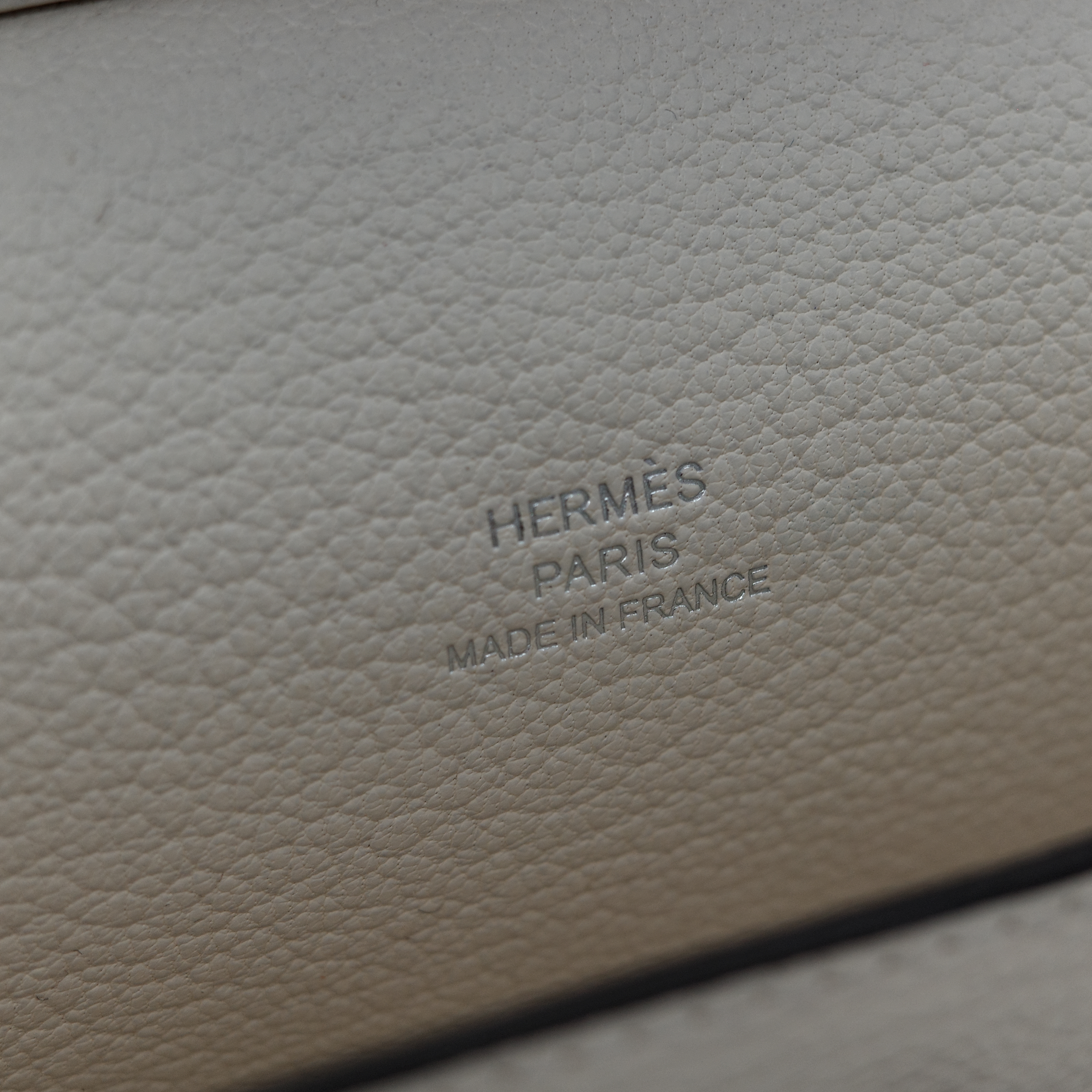 （專櫃 12 萬♥️限量款）Hermès 愛馬仕 玉蘭紫 奶昔白 拼接 眼鏡盒 手提繩 B 刻-8
