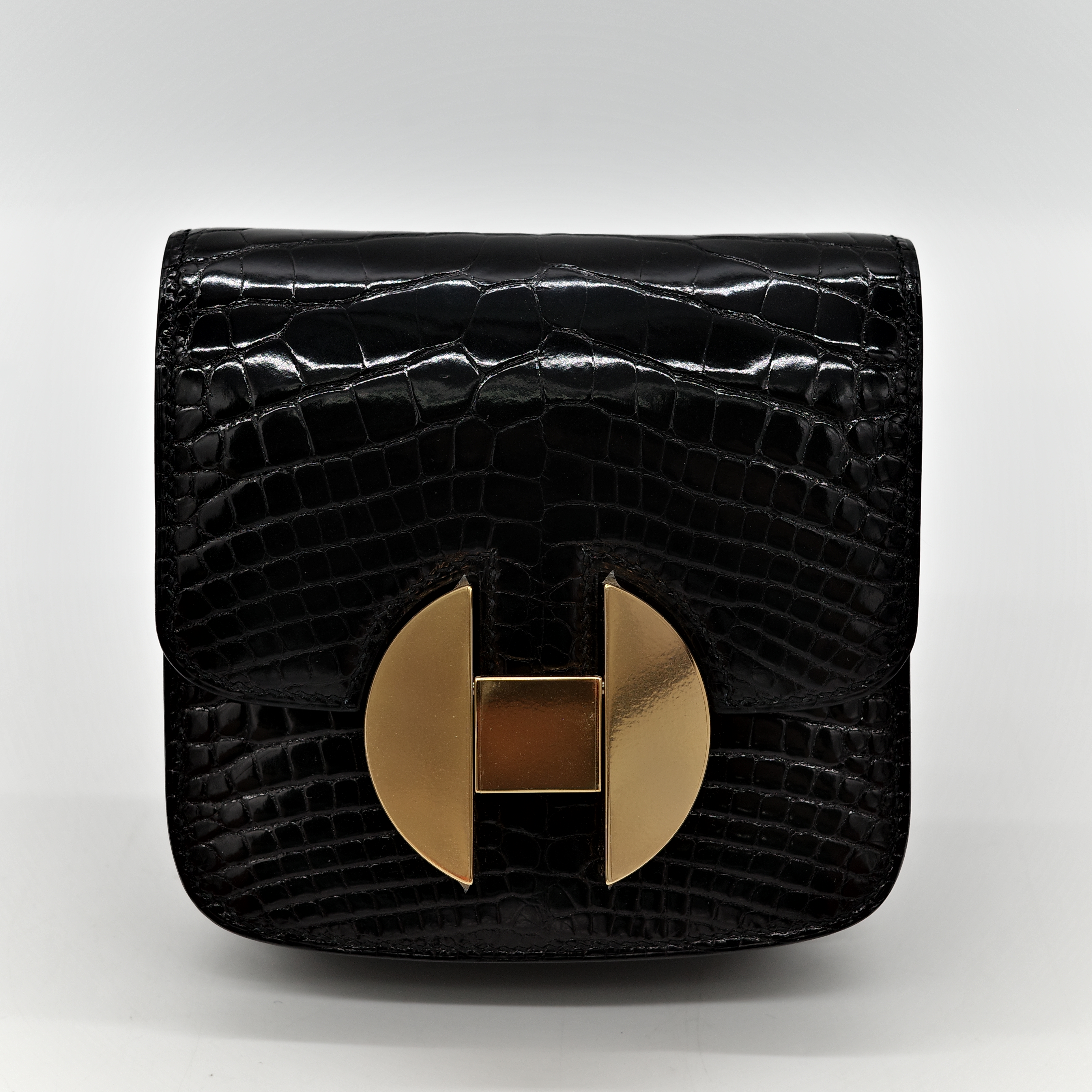 Hermès 愛馬仕 方塊 亮面鱷魚 黑色 金釦 短夾 腰包 U 刻-9