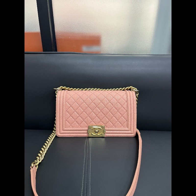 Chanel medium Leboy 
中號珊瑚粉荔枝纹Leboy-0