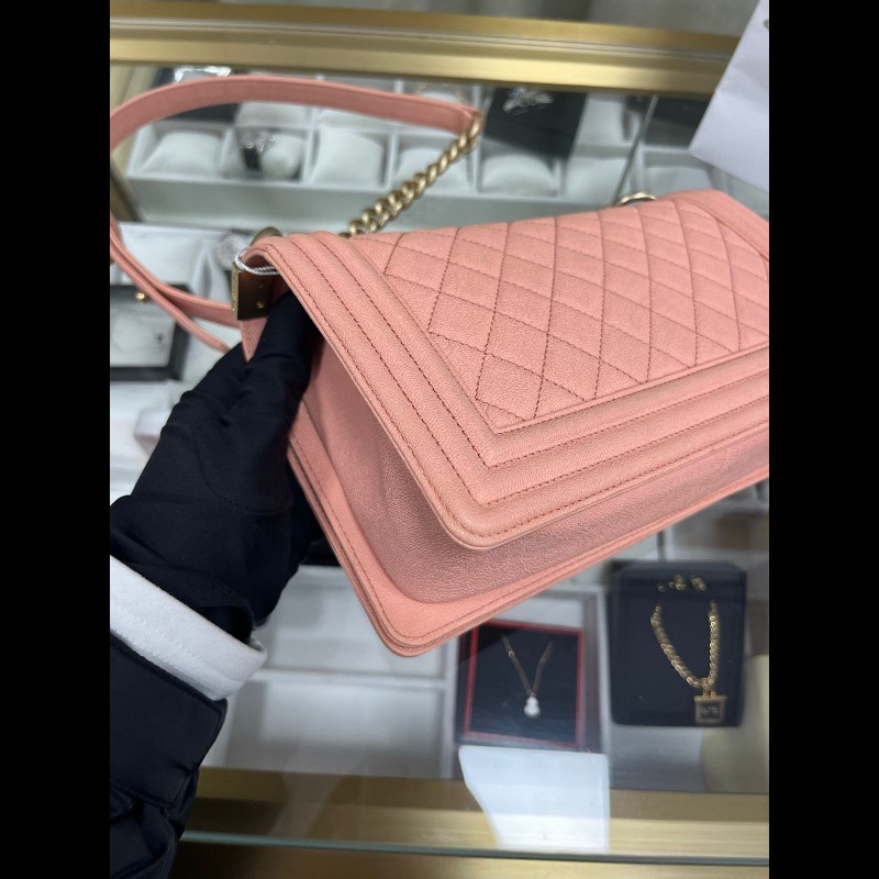 Chanel medium Leboy 
中號珊瑚粉荔枝纹Leboy-4