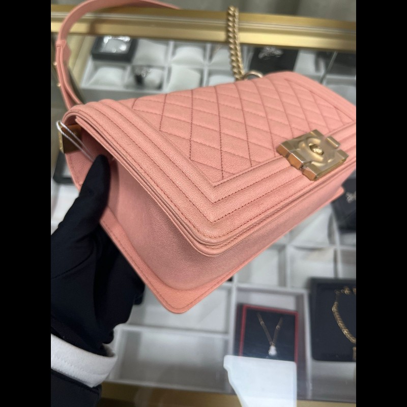 Chanel medium Leboy 
中號珊瑚粉荔枝纹Leboy-5