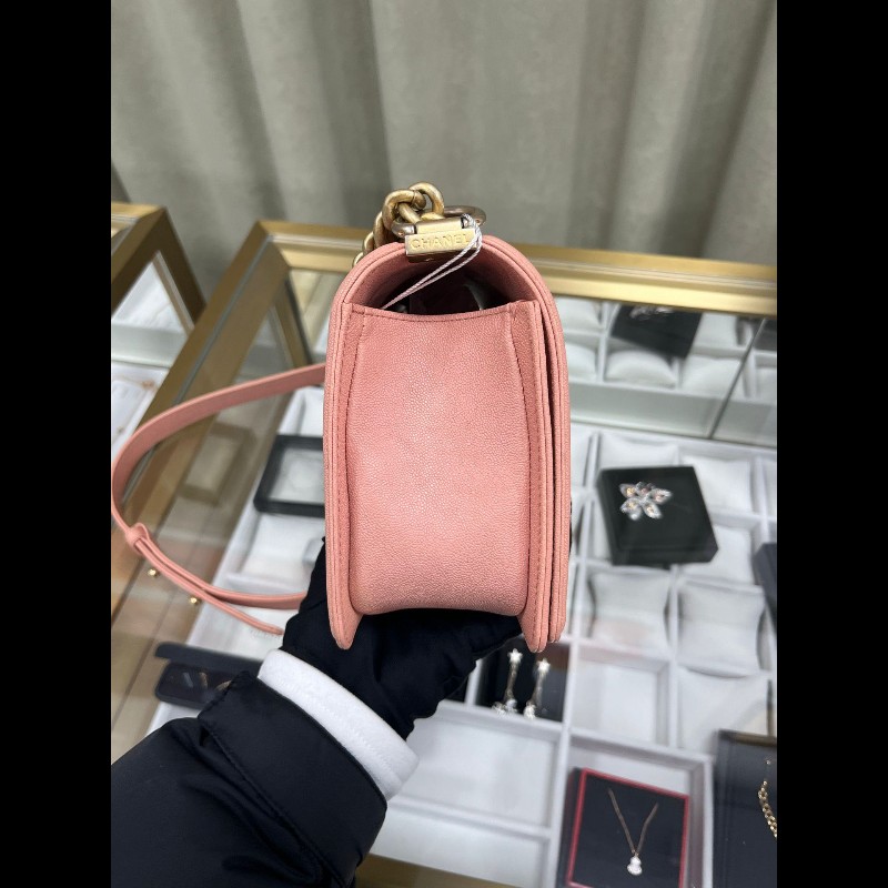 Chanel medium Leboy 
中號珊瑚粉荔枝纹Leboy-7