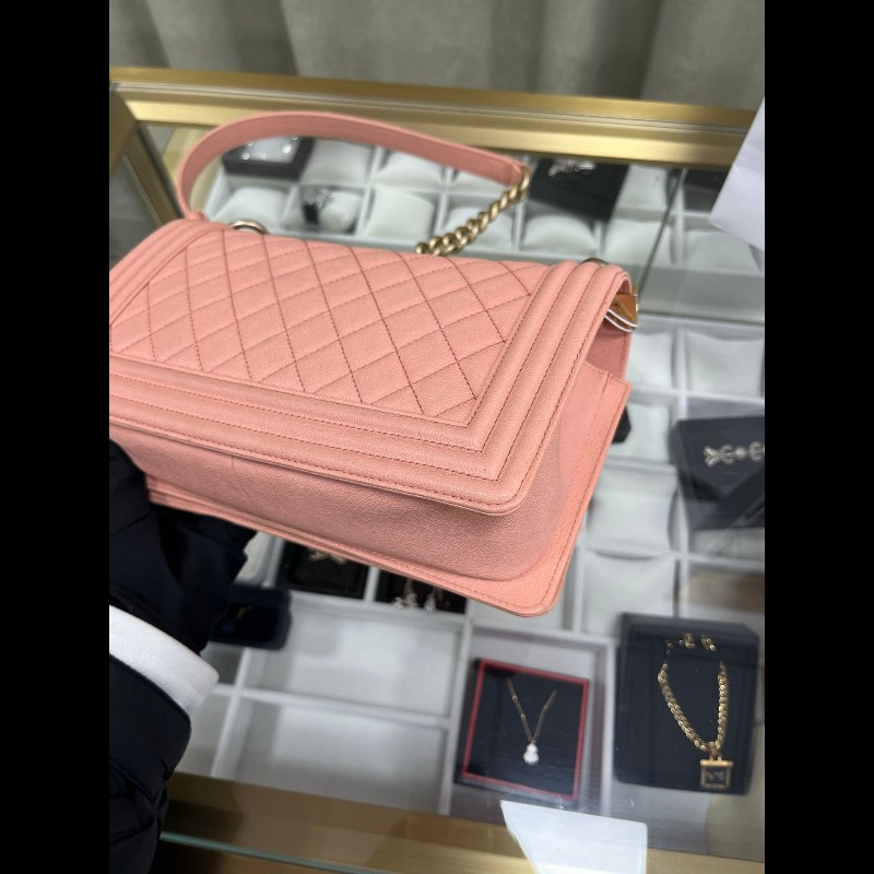 Chanel medium Leboy 
中號珊瑚粉荔枝纹Leboy-10