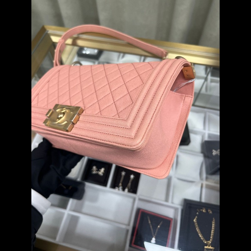 Chanel medium Leboy 
中號珊瑚粉荔枝纹Leboy-11