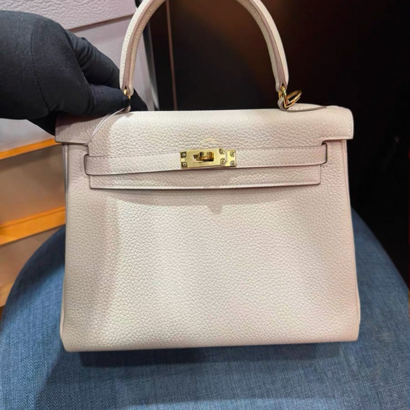 客人專拍 Hermes Kelly25 奶昔白金扣 Z刻 带膜未使用-0