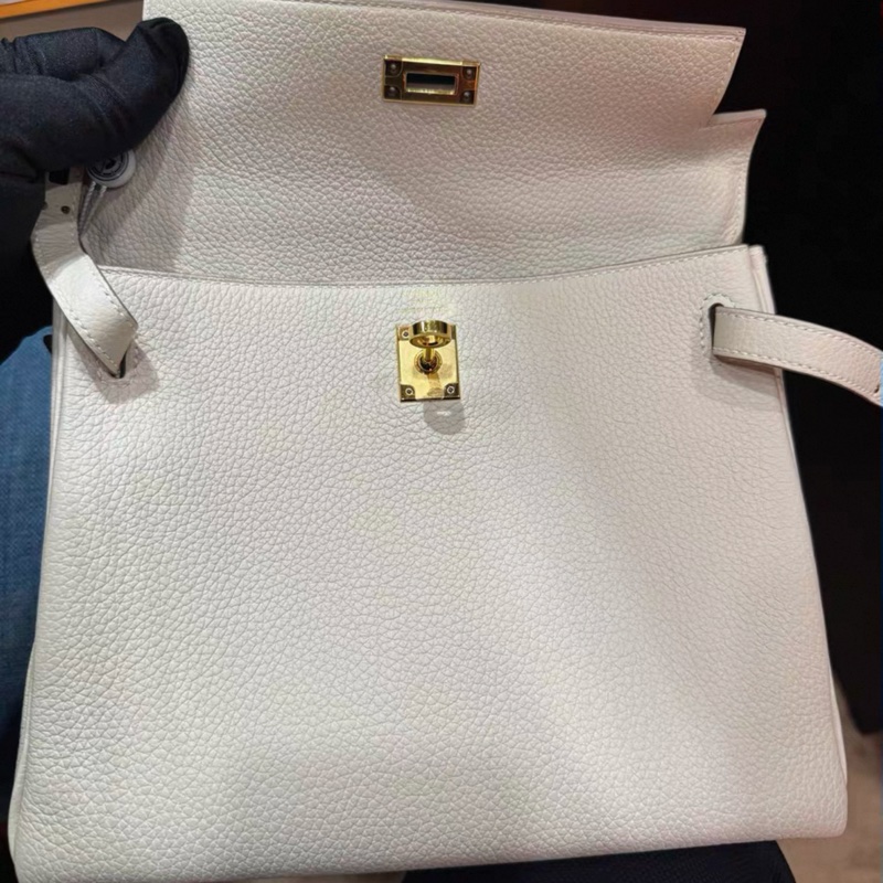 客人專拍 Hermes Kelly25 奶昔白金扣 Z刻 带膜未使用-1