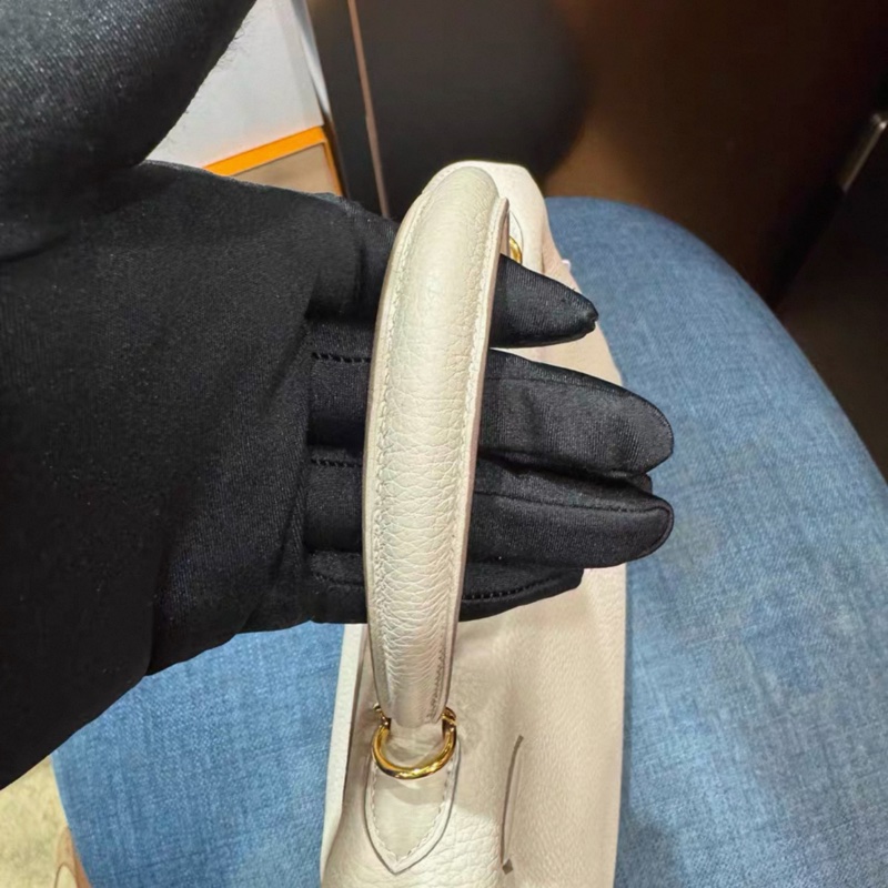 客人專拍 Hermes Kelly25 奶昔白金扣 Z刻 带膜未使用-5