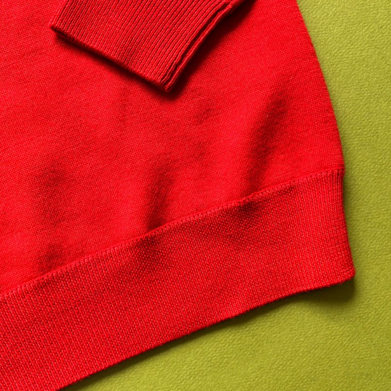 ::BURBERRY::白底黑字樣 紅色長袖針織衣 xs-2