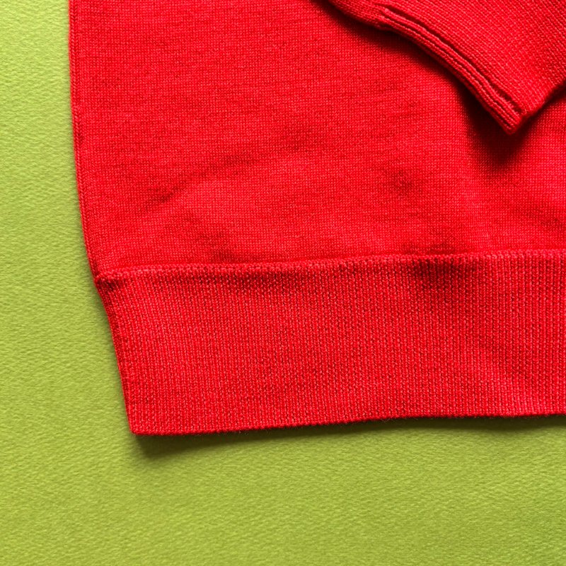 ::BURBERRY::白底黑字樣 紅色長袖針織衣 xs-3