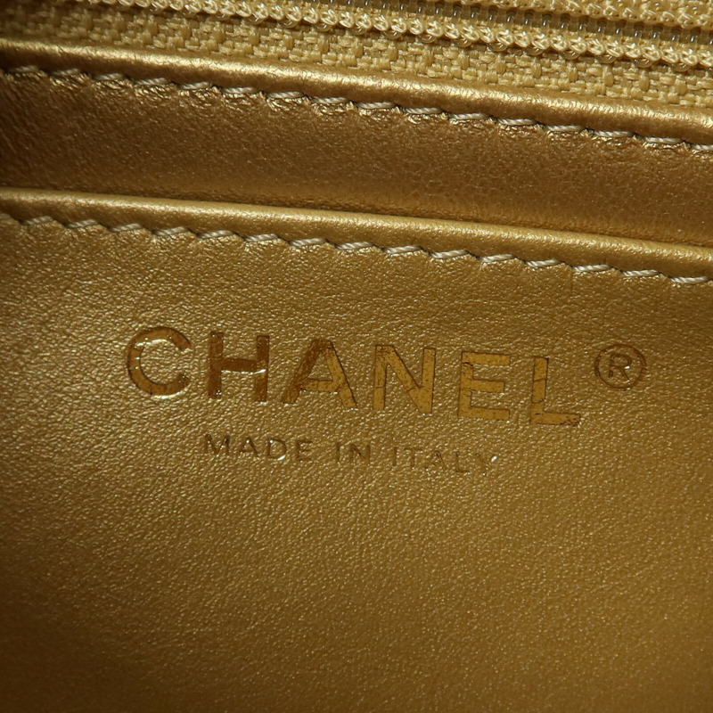 CHANEL 羊皮皮革Mini Classic 17 with Gold ball鏈帶肩背袋-5