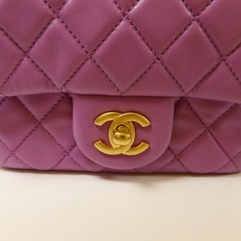 CHANEL 羊皮皮革Mini Classic 17 with Gold ball鏈帶肩背袋-7