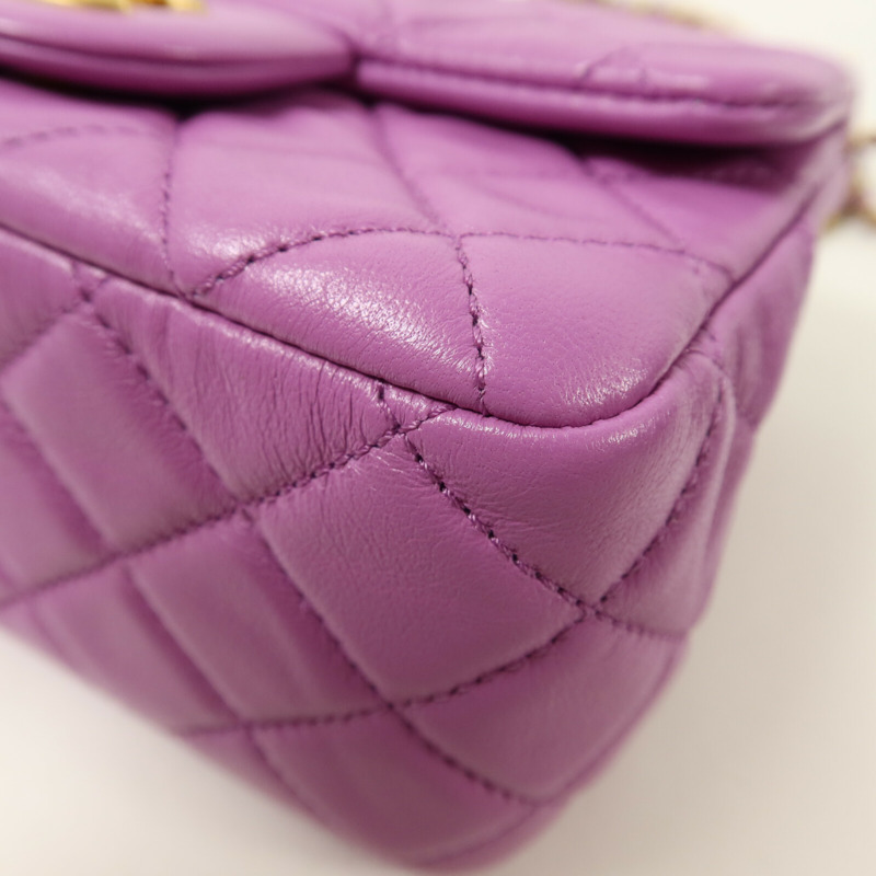 CHANEL 羊皮皮革Mini Classic 17 with Gold ball鏈帶肩背袋-12