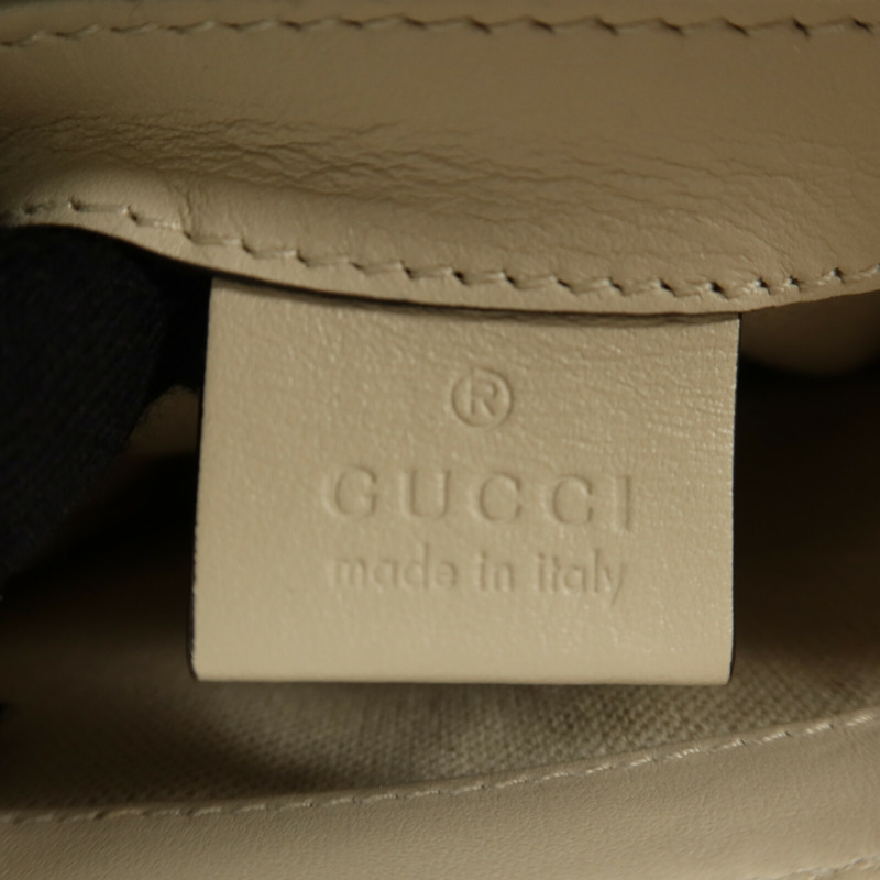 GUCCI 牛皮皮革GG Embossed Messenger肩背袋-6