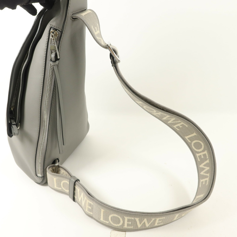 LOEWE 牛皮皮革Anton Sling肩背袋-7