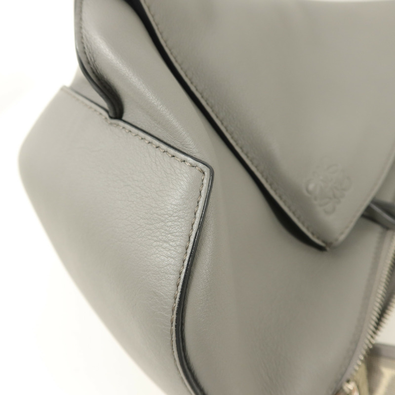 LOEWE 牛皮皮革Anton Sling肩背袋-10