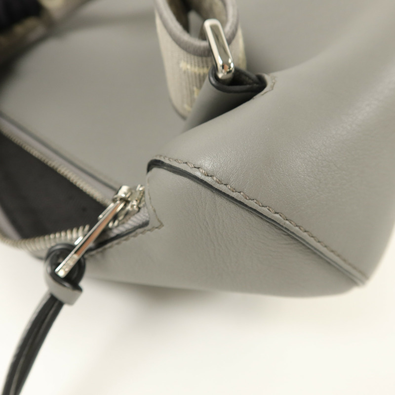 LOEWE 牛皮皮革Anton Sling肩背袋-13