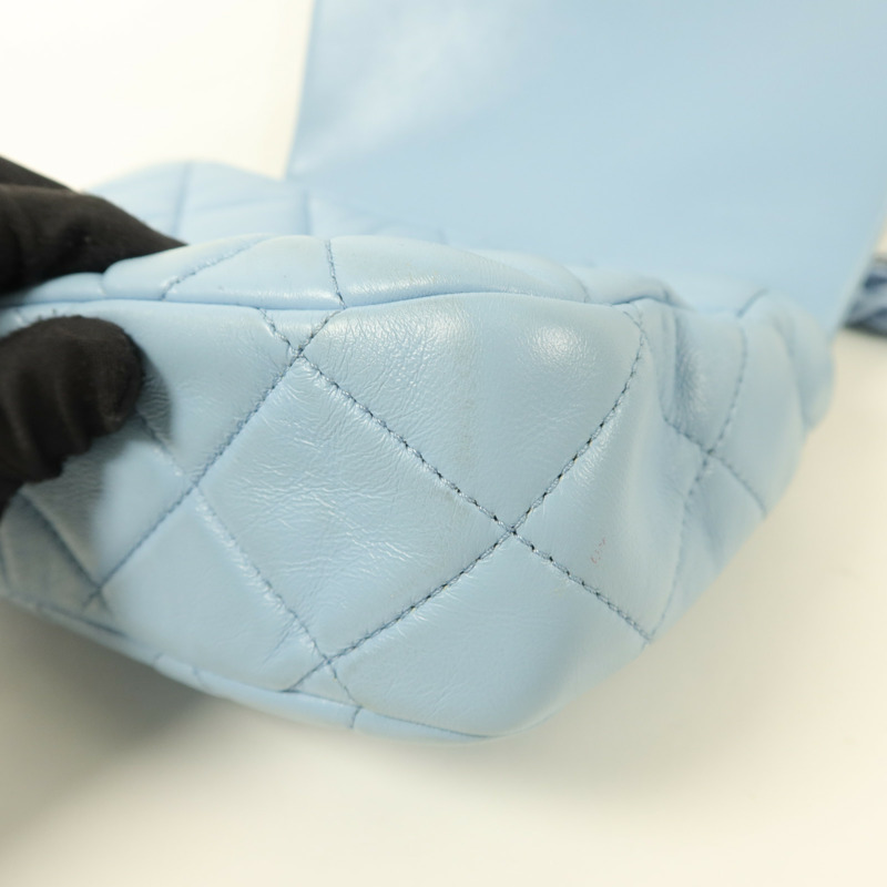 CHANEL 羊皮皮革Lacquered Chain Flap Bag鏈帶肩背袋-16