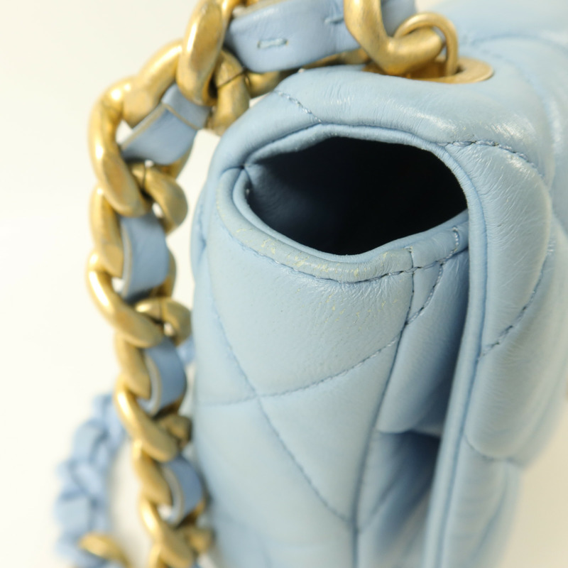 CHANEL 羊皮皮革Lacquered Chain Flap Bag鏈帶肩背袋-19