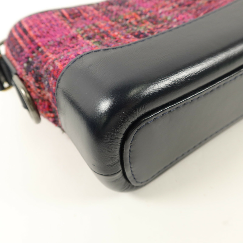 CHANEL 斜紋軟呢/牛皮皮革Gabrielle Small鏈帶肩背袋-13