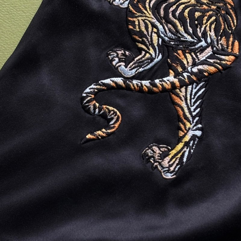 100% 絲質 ::Alexander Wang:: Tiger-embroidered Silk-satin Pyjama Shorts In Black 黑色絲緞老虎刺繡睡衣短褲 S號-3