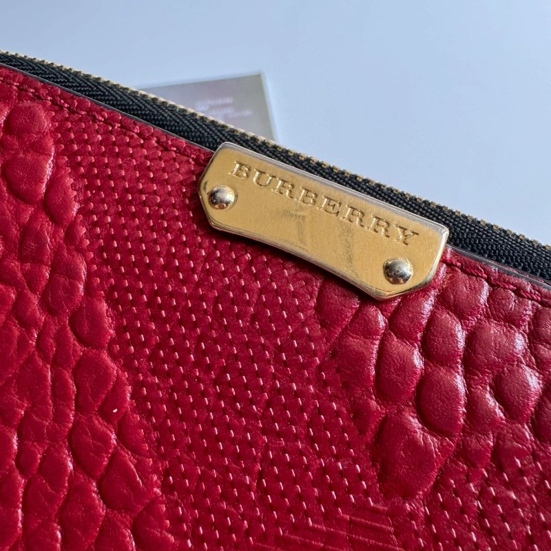 💫絕版款💥BURBERRY 紅色拼黑色拉鍊釦式長夾-2