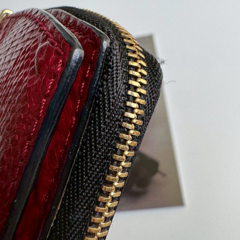 💫絕版款💥BURBERRY 紅色拼黑色拉鍊釦式長夾-4