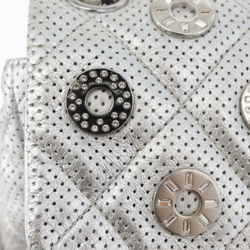 【日本直送】香奈兒 (CHANEL) 絎縫鏈條肩背包，銀色雙C標誌，附沖孔皮革，正品編號 ka3473SAM-18