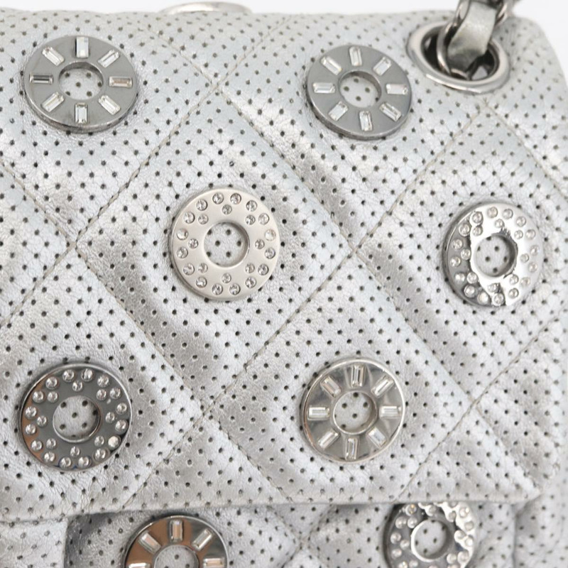 【日本直送】香奈兒 (CHANEL) 絎縫鏈條肩背包，銀色雙C標誌，附沖孔皮革，正品編號 ka3473SAM-19