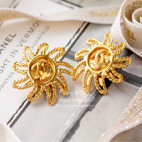 《CHANEL香奈兒》vintage 94A老香 雙C Logo 稀有款 復古 時尚 金色 華麗 太陽 設計 夾式耳環/耳夾