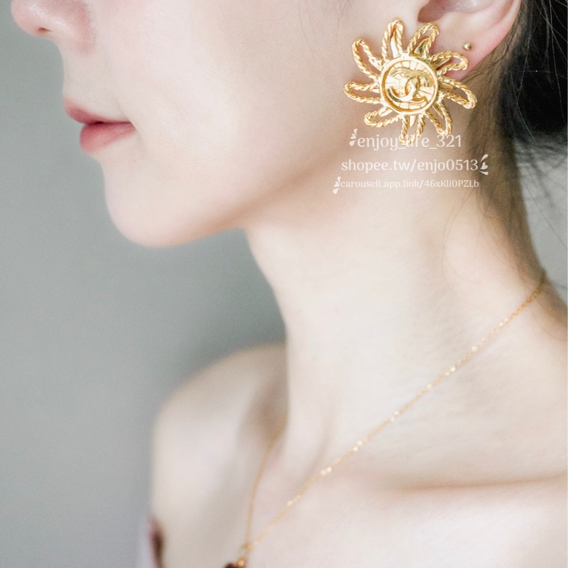 《CHANEL香奈兒》vintage 94A老香 雙C Logo 稀有款 復古 時尚 金色 華麗 太陽 設計 夾式耳環/耳夾-0