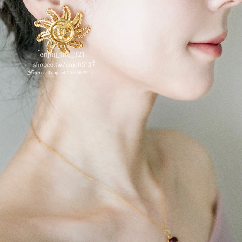 《CHANEL香奈兒》vintage 94A老香 雙C Logo 稀有款 復古 時尚 金色 華麗 太陽 設計 夾式耳環/耳夾-2