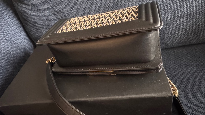 近全新膠膜都在香奈兒CHANEL BOY 20 編織款限量秀款淡金鏈 淡金釦-6