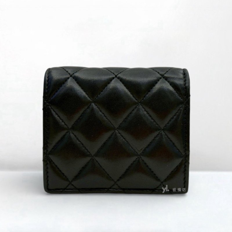S5283-CHANEL 黑羊皮金LOGO對開扣式零錢短夾AP3407-3