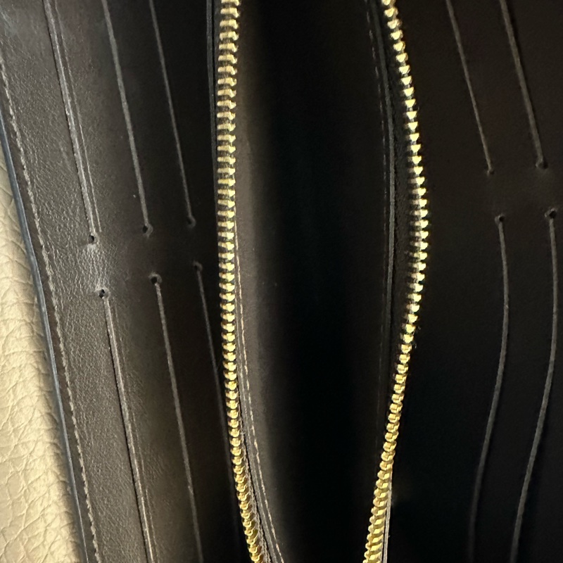 LV  capucines長夾-7