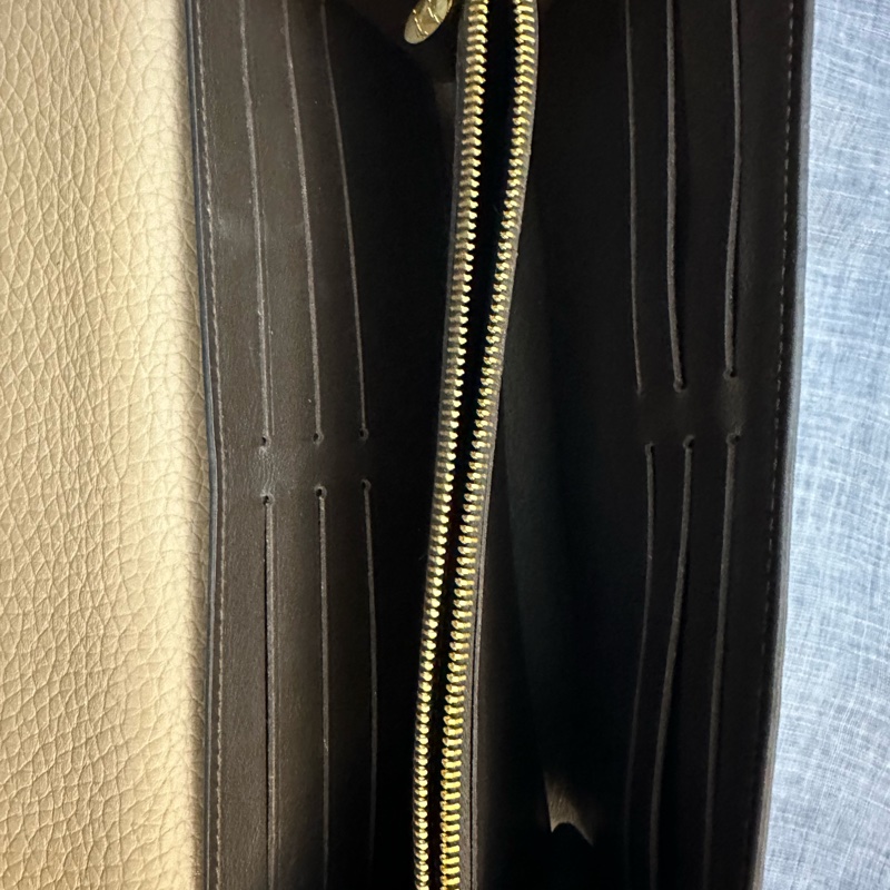 LV  capucines長夾-12