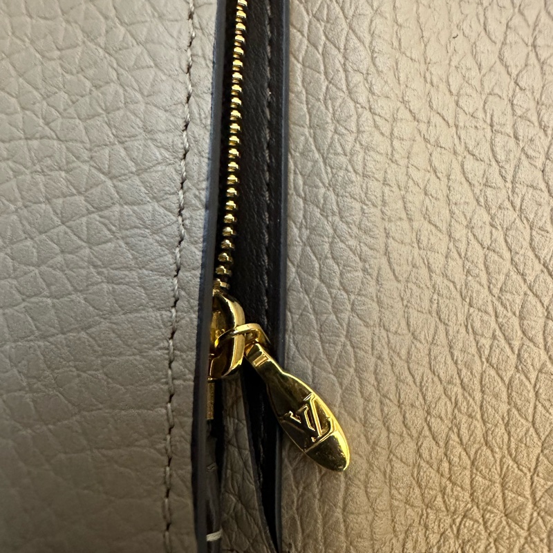 LV  capucines長夾-14