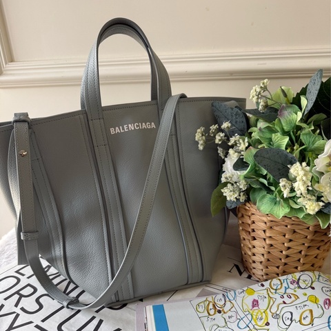 Everyday North-South 牛皮雙提把斜背包(淺灰藍)