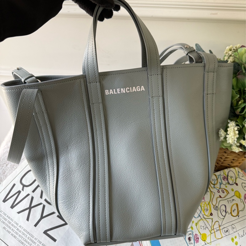 Everyday North-South 牛皮雙提把斜背包(淺灰藍)-1