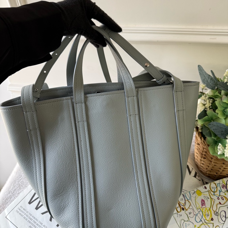 Everyday North-South 牛皮雙提把斜背包(淺灰藍)-3