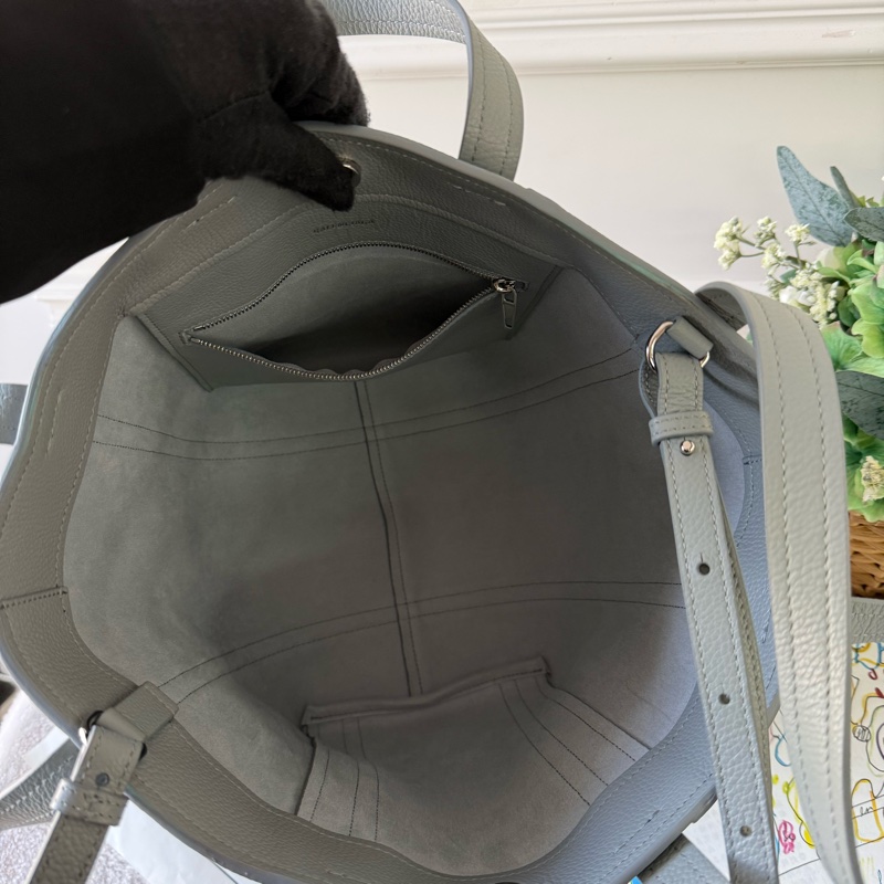 Everyday North-South 牛皮雙提把斜背包(淺灰藍)-6