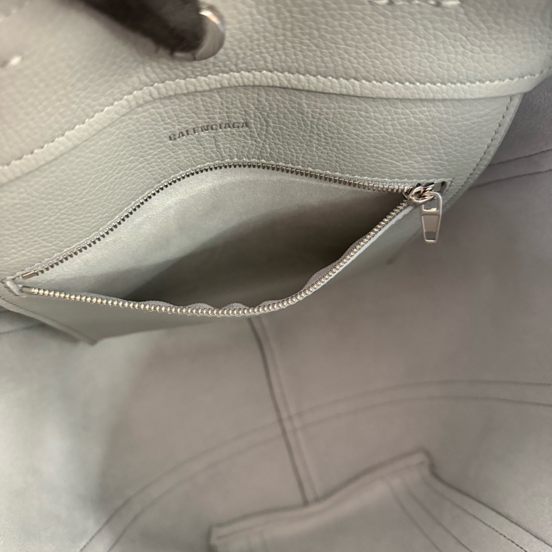 Everyday North-South 牛皮雙提把斜背包(淺灰藍)-7