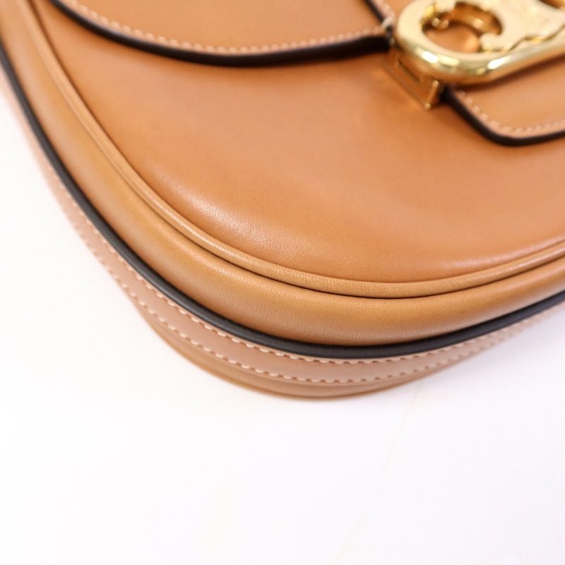 CELINE 牛皮皮革Miedium Chain Maillon Triomphe鏈帶肩背袋-11